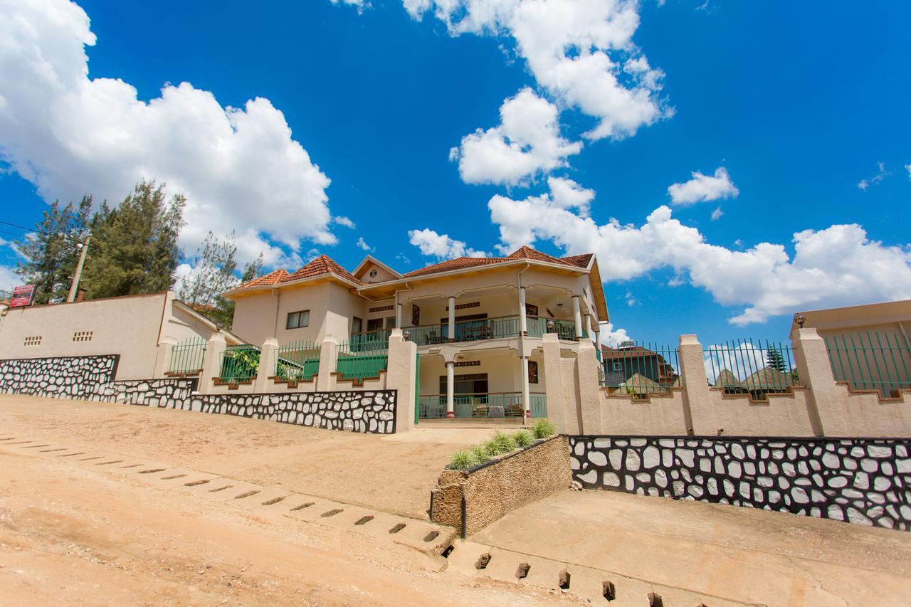 Auberge Saint Jean Leopold Kigali Bagian luar foto