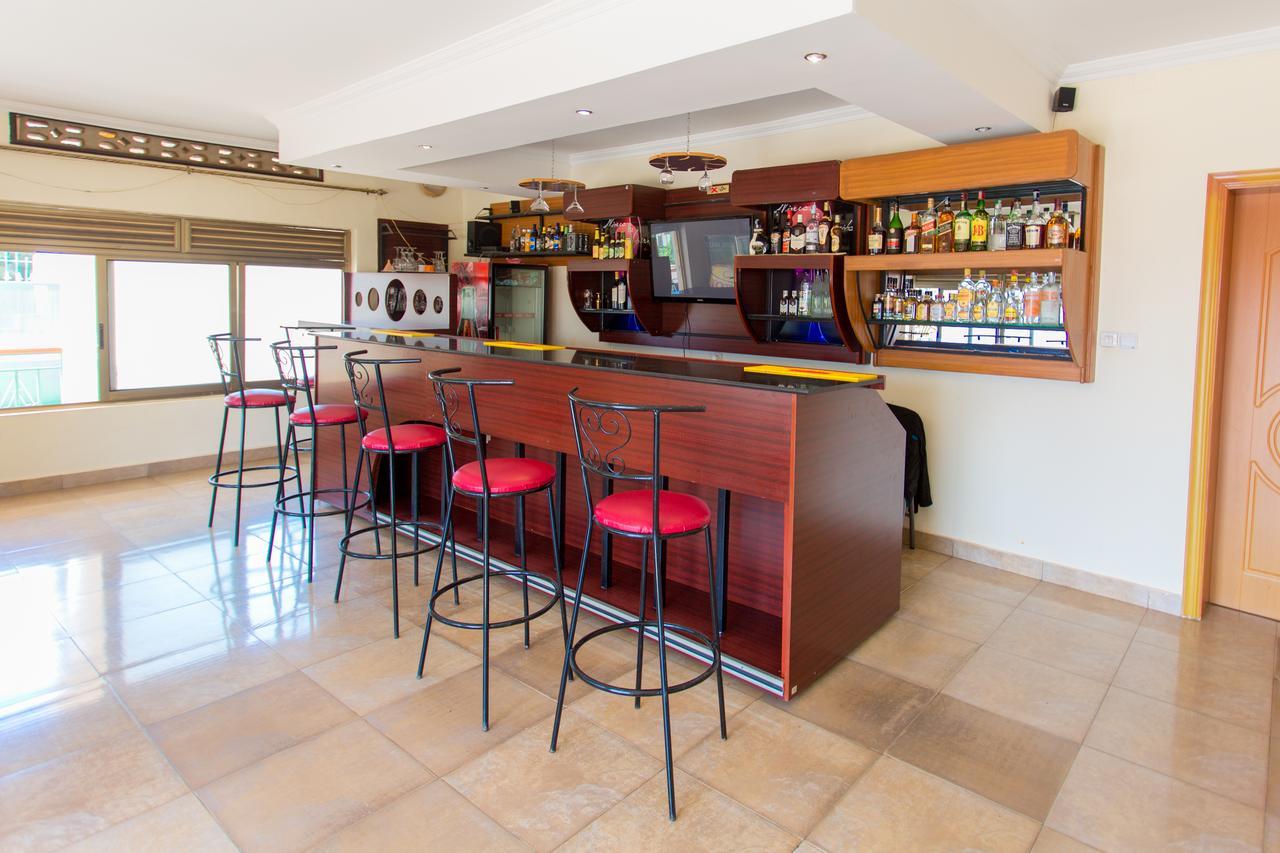 Auberge Saint Jean Leopold Kigali Bagian luar foto